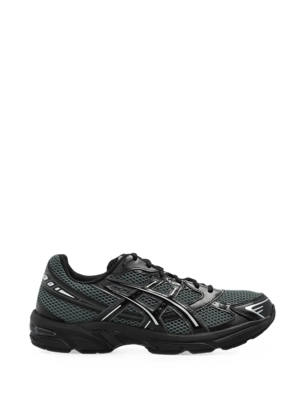 Black shoes, front view