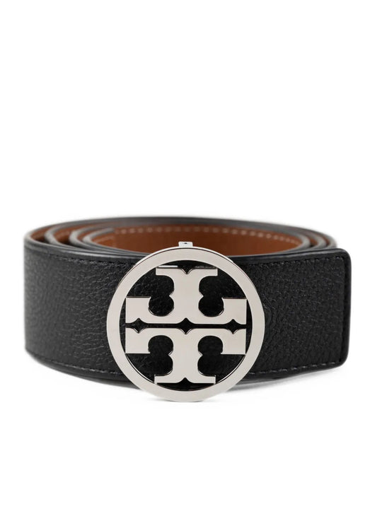 Black accessories, front view