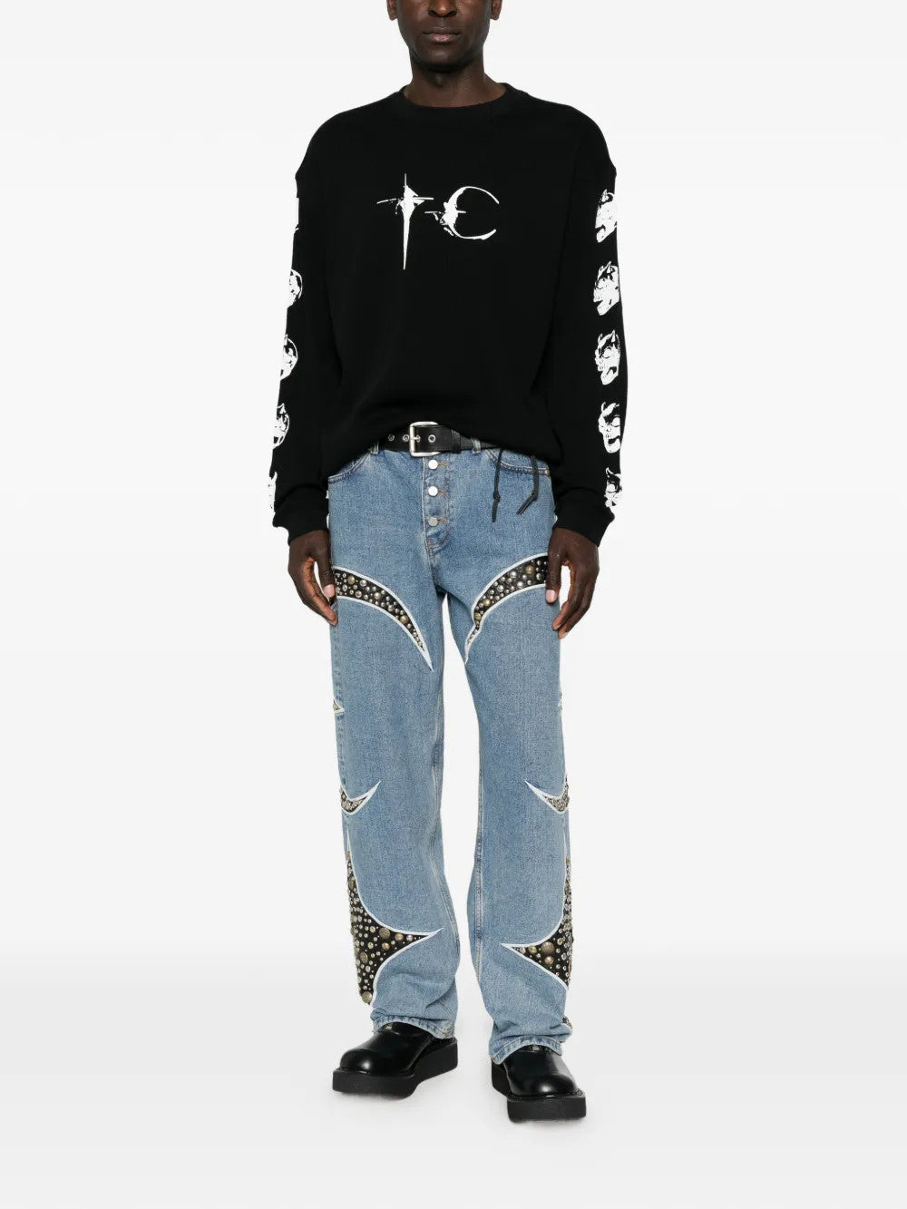 Black t-shirt, full body view