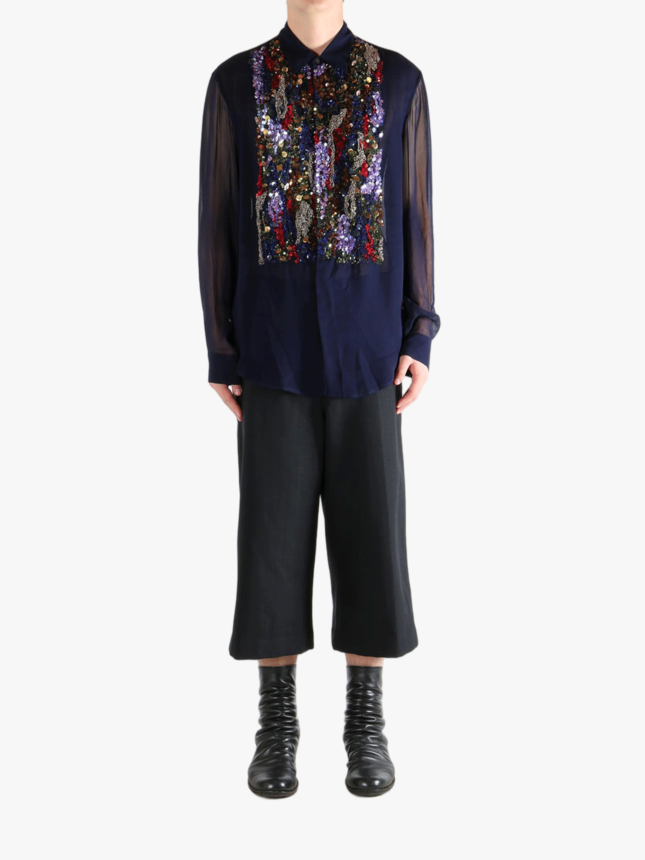 Navy blue shirt,full body view