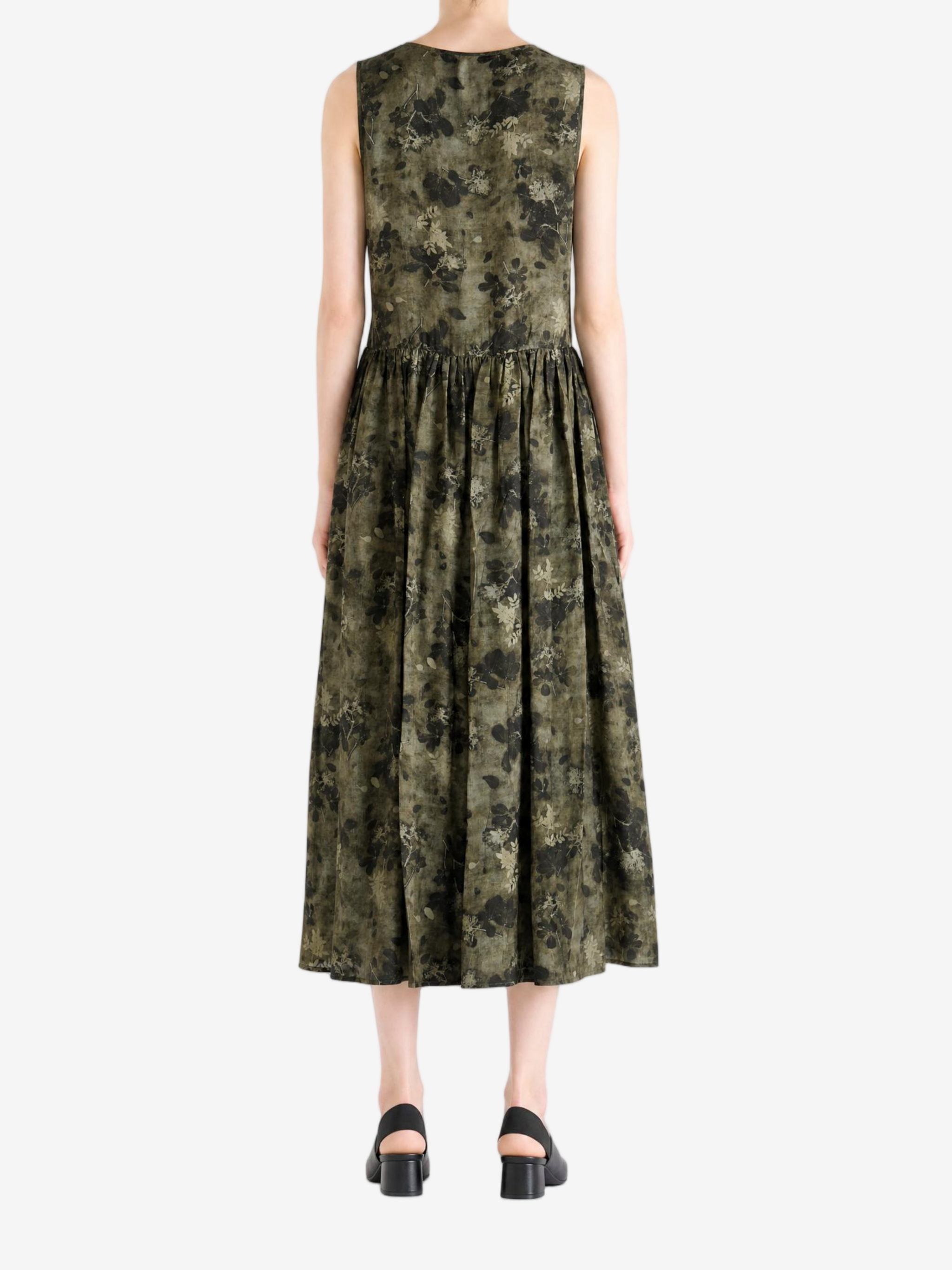 Green dress, full body view