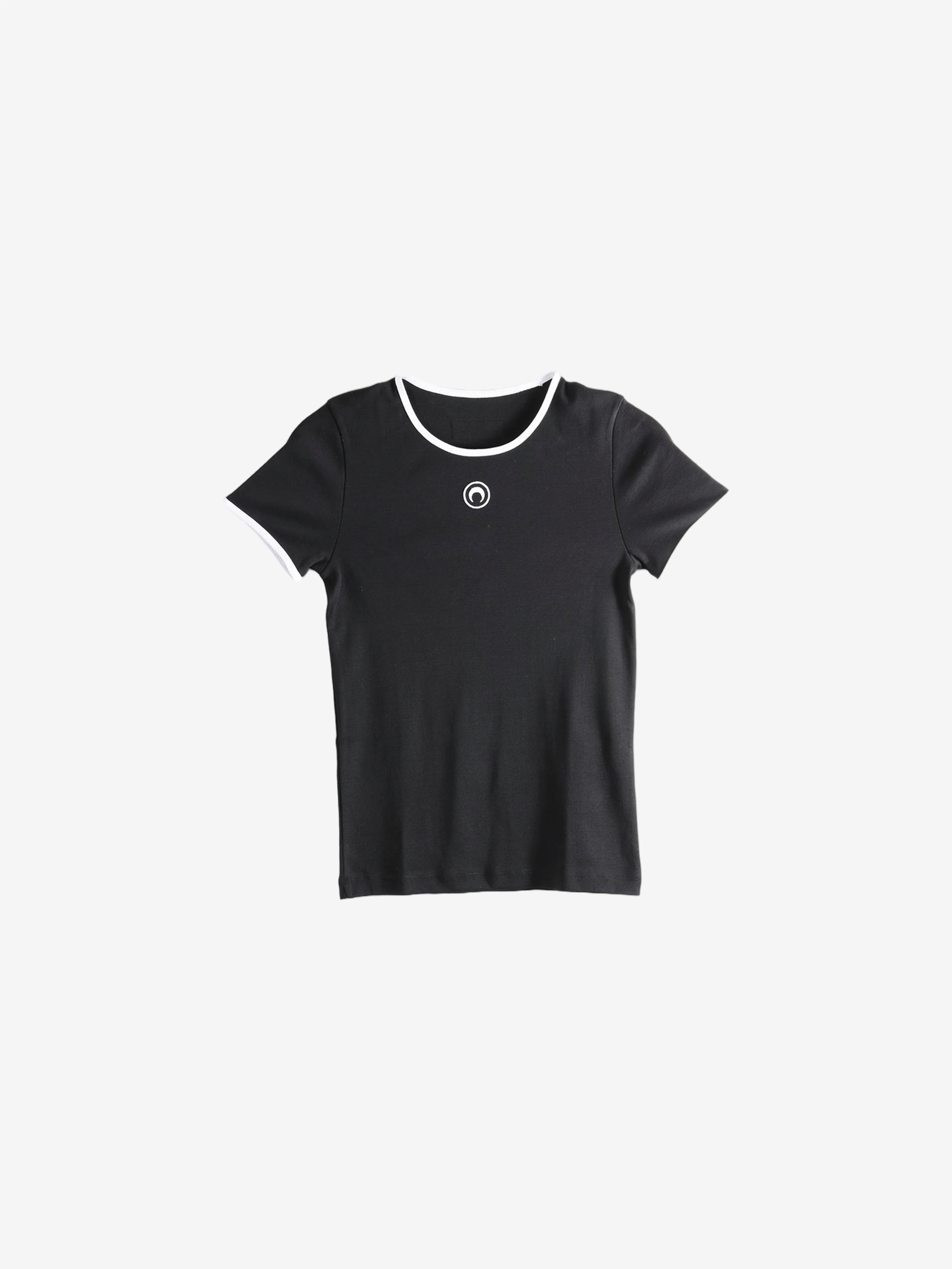 Black t-shirt,front view