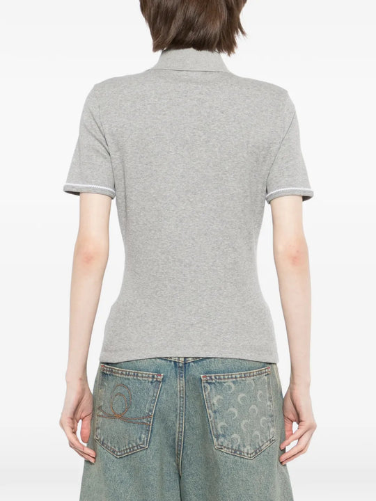 Grey t-shirt, full body view