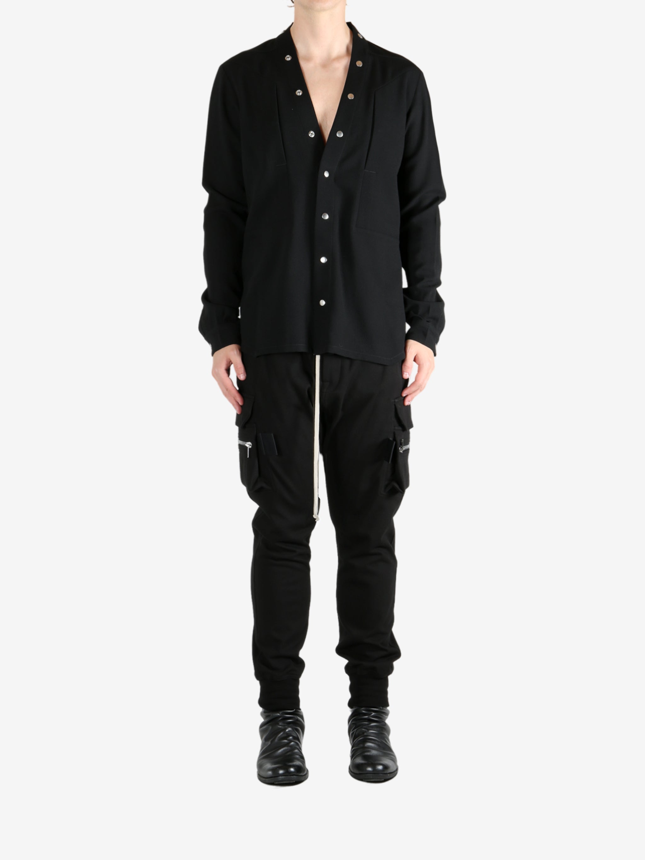 Black shirt,full body view