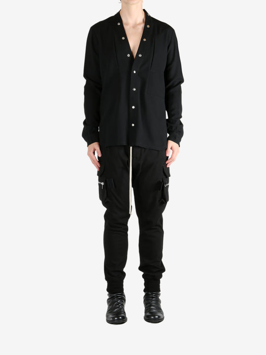 Black shirt,full body view