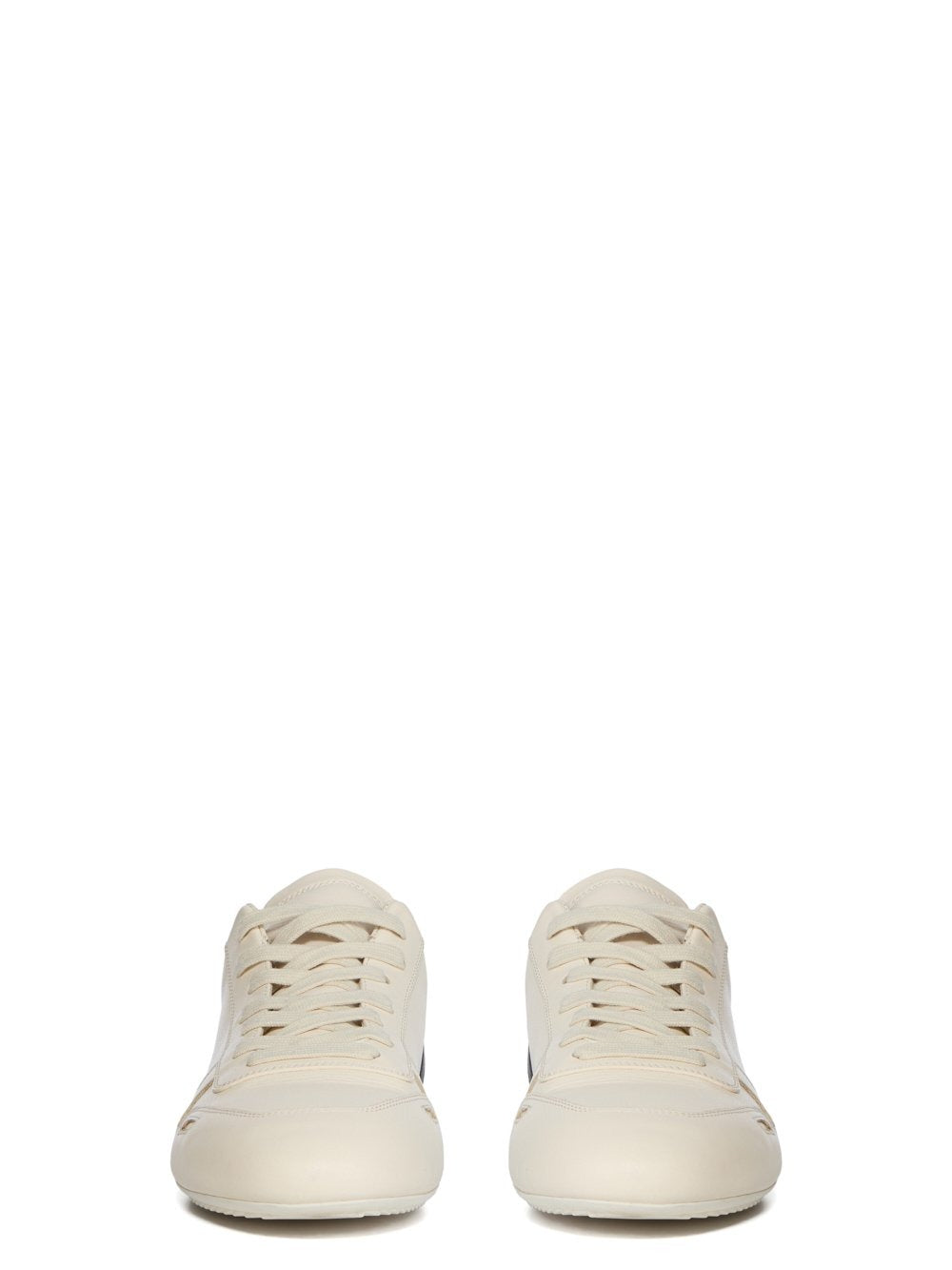 White shoes,front view