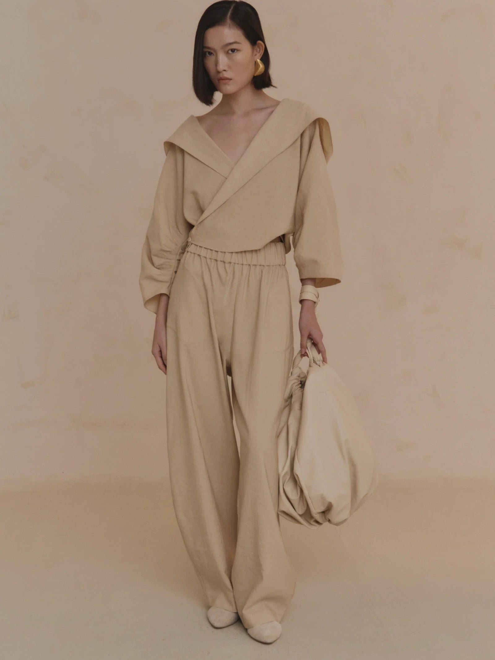 Tan pants,full body view