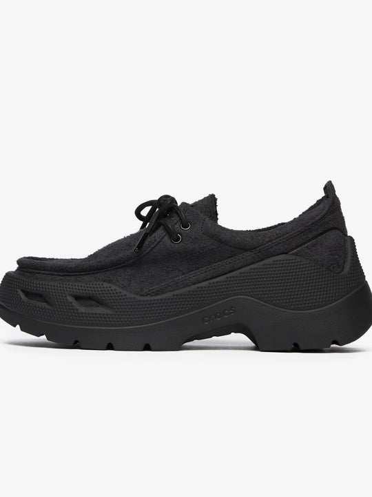 Black shoe,front view