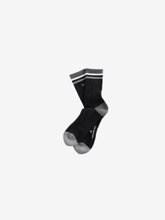 Black accessories, front view