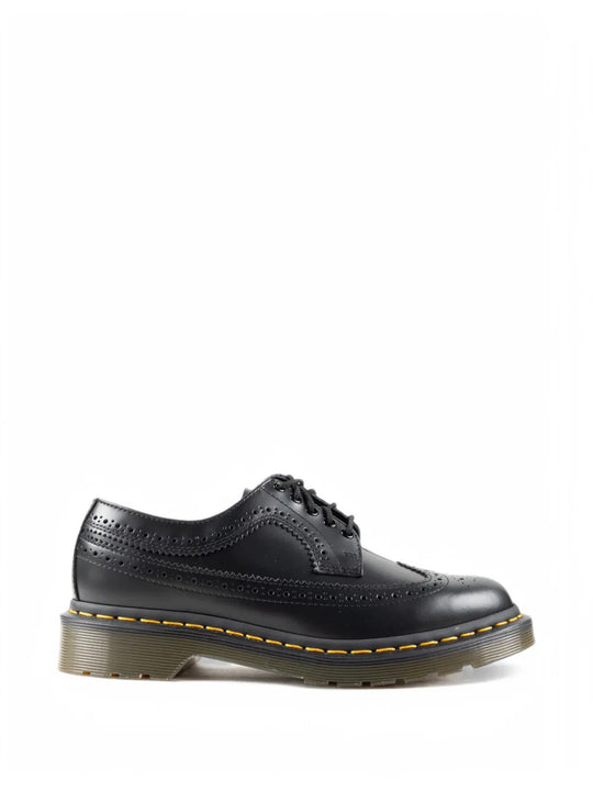 Black shoes, front view