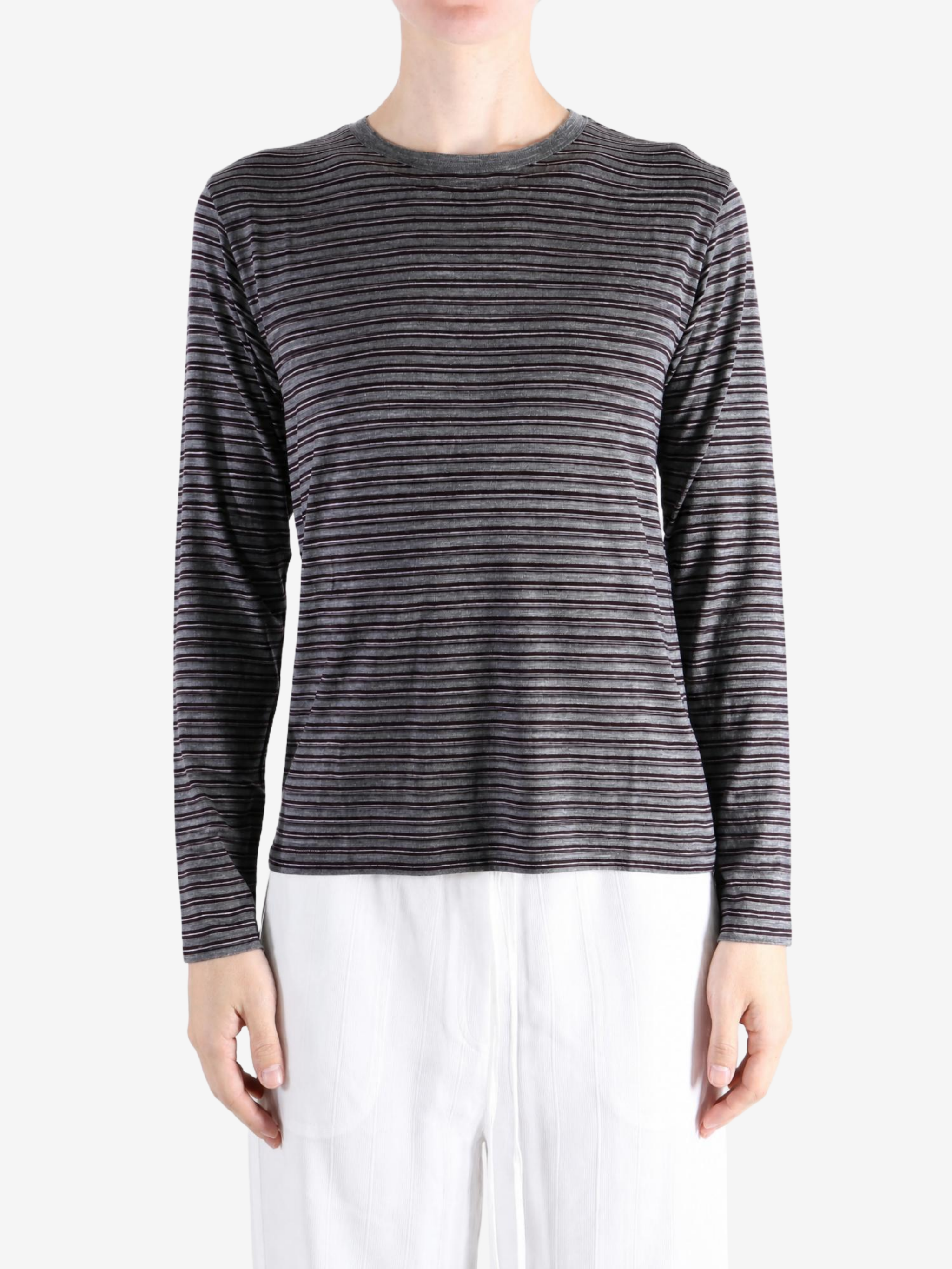 Grey t-shirt, full body view