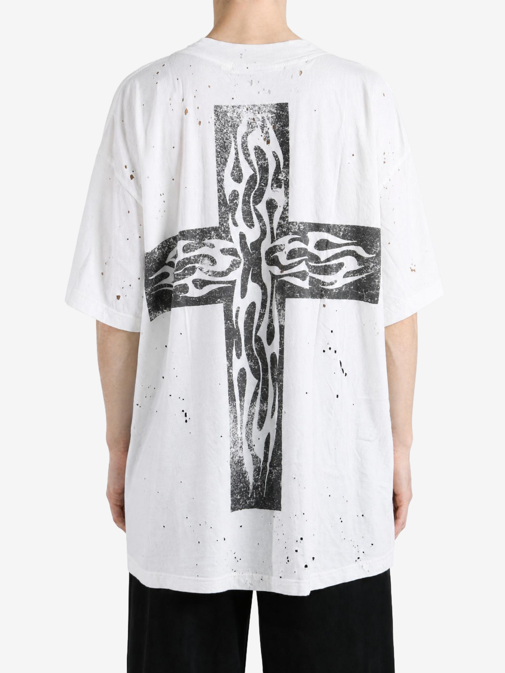 White t-shirt, full body view