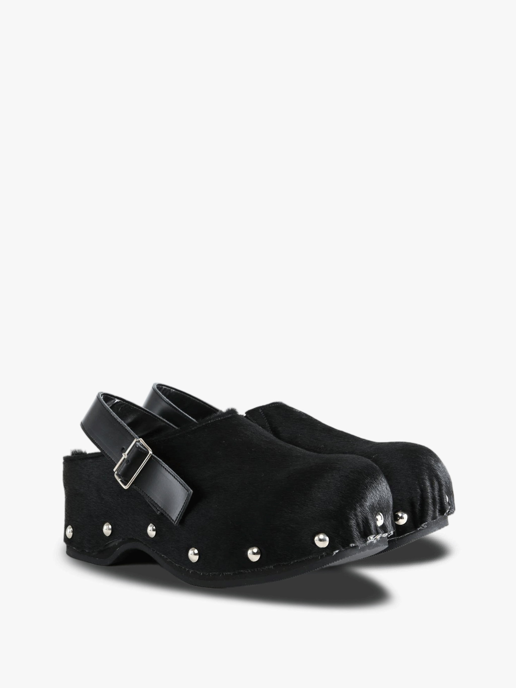 Black shoes, front view