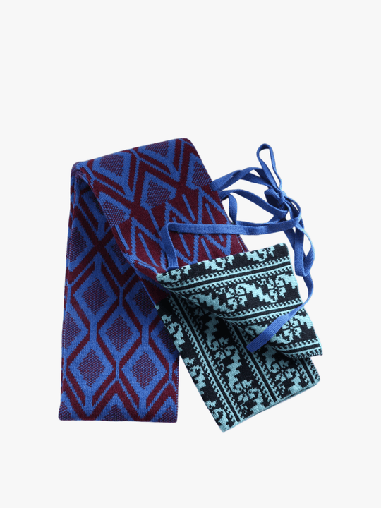 Blue scarf, front view