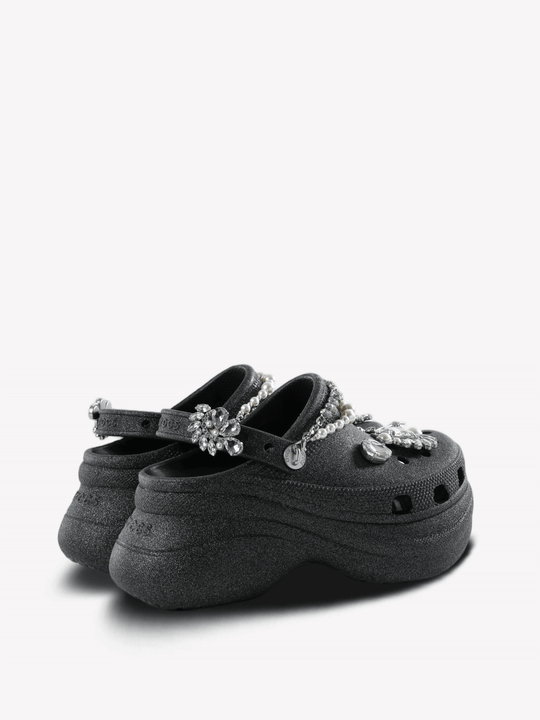 Black shoes, front view