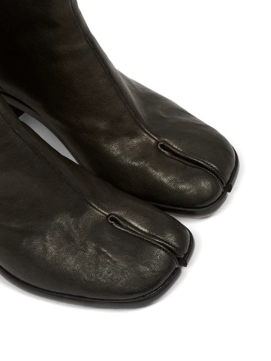 Black boots, front view