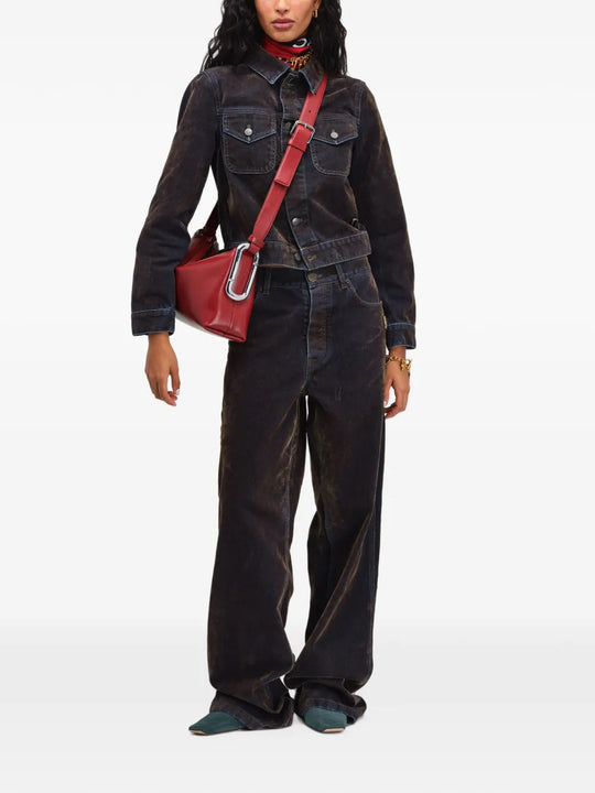 Red bag, full body view