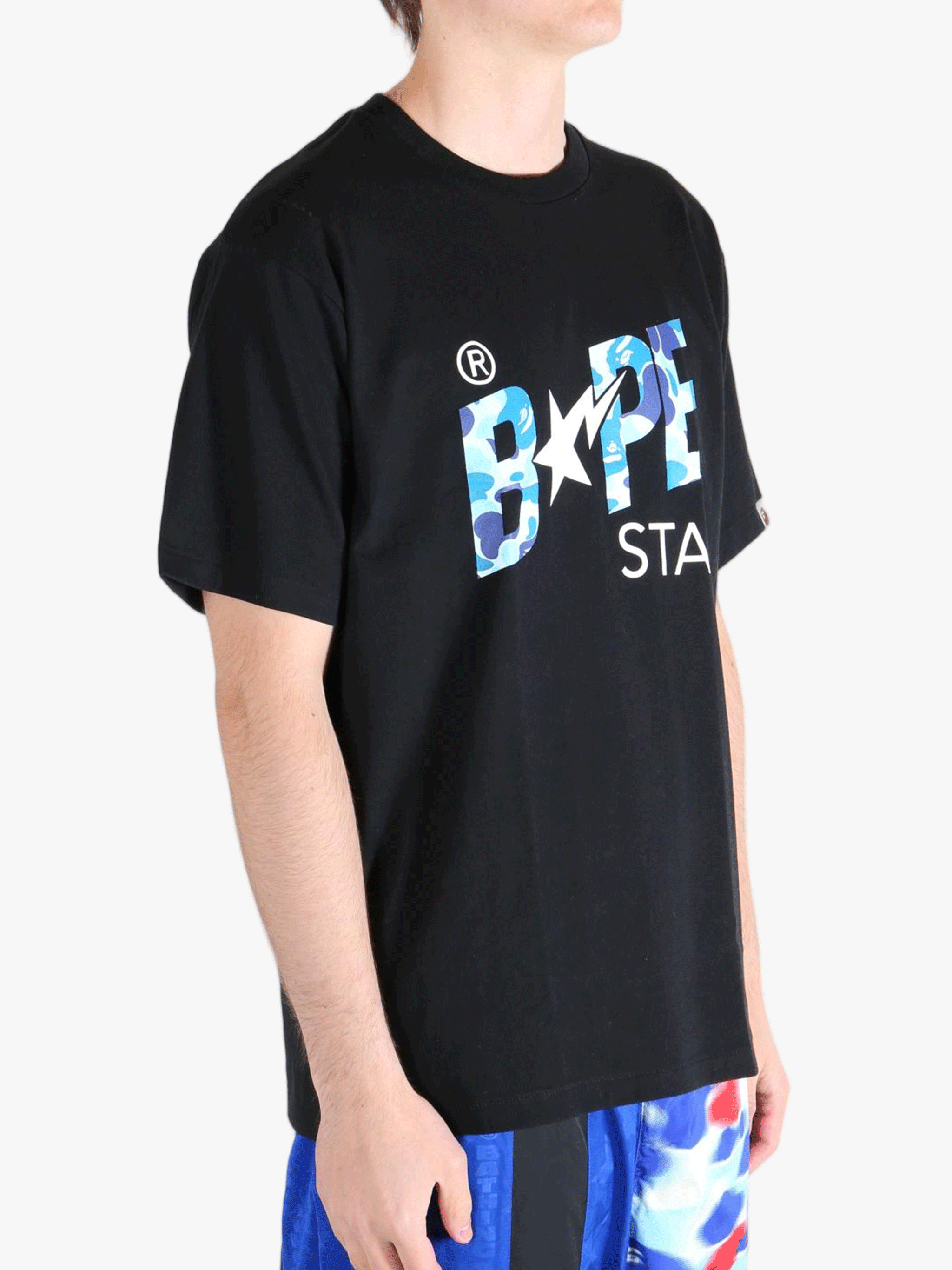 Black tee, side view