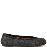 Black flat, front view