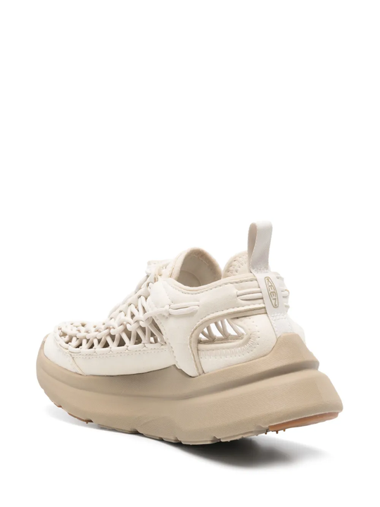 white sneakers,back view