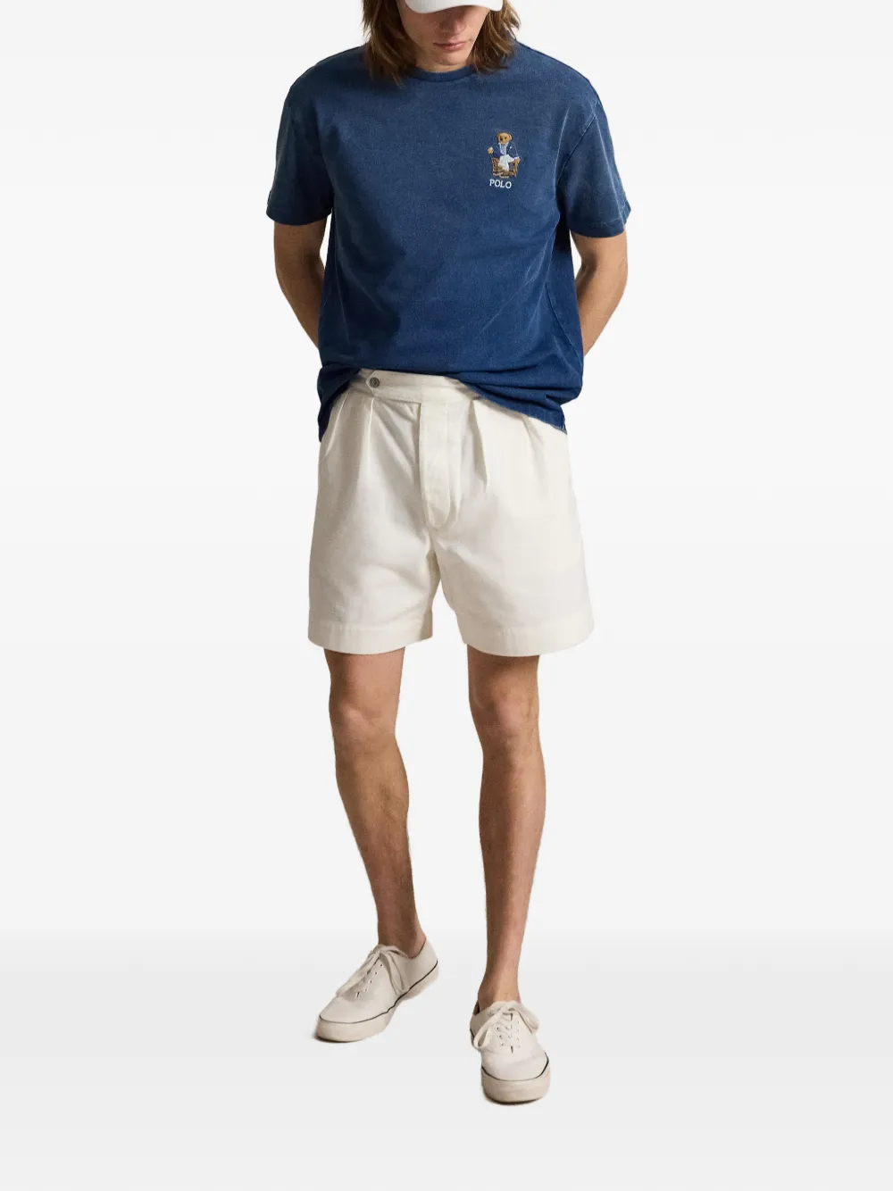 Blue t-shirt, full body view