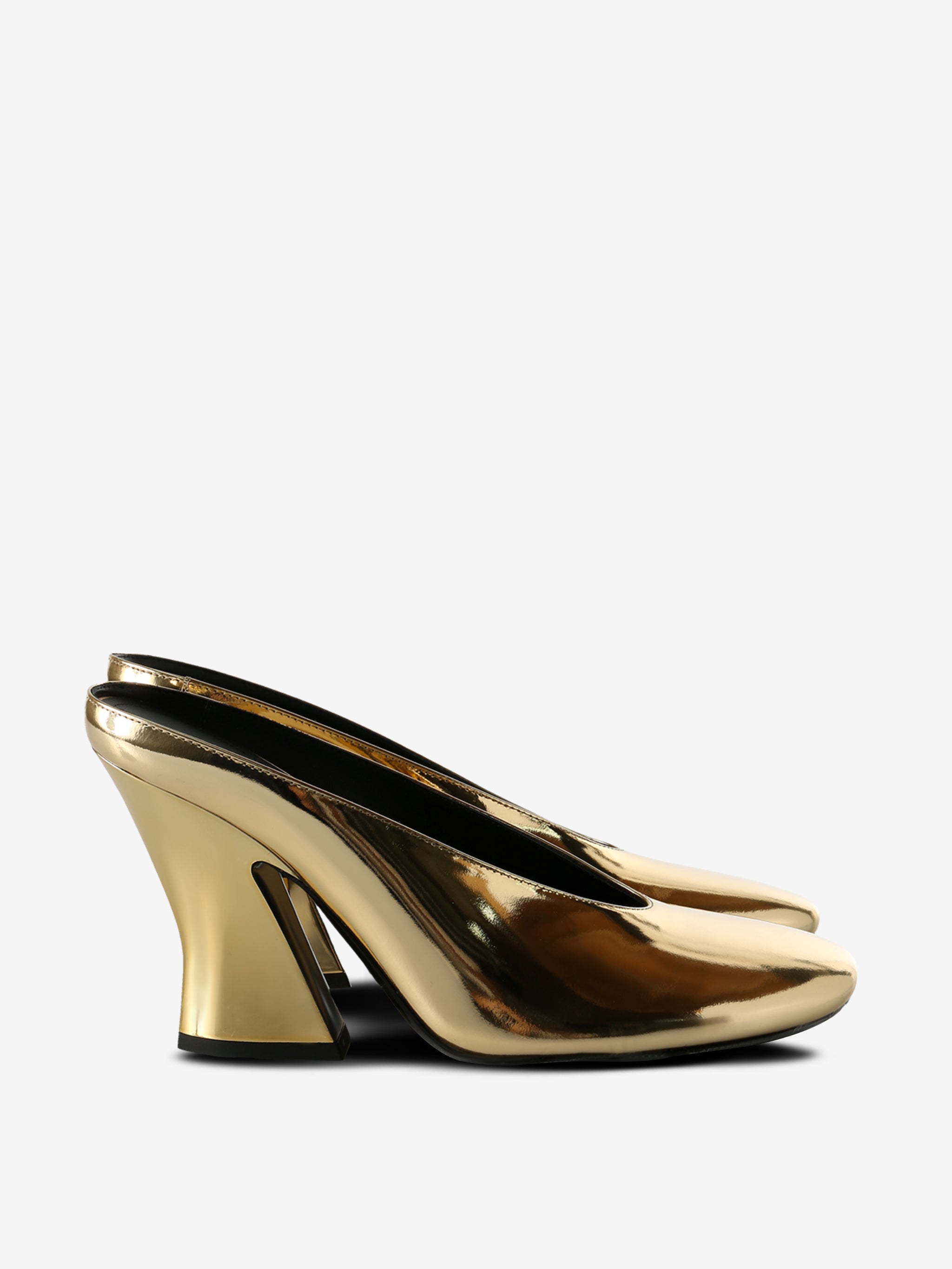 Yellow heels,front view