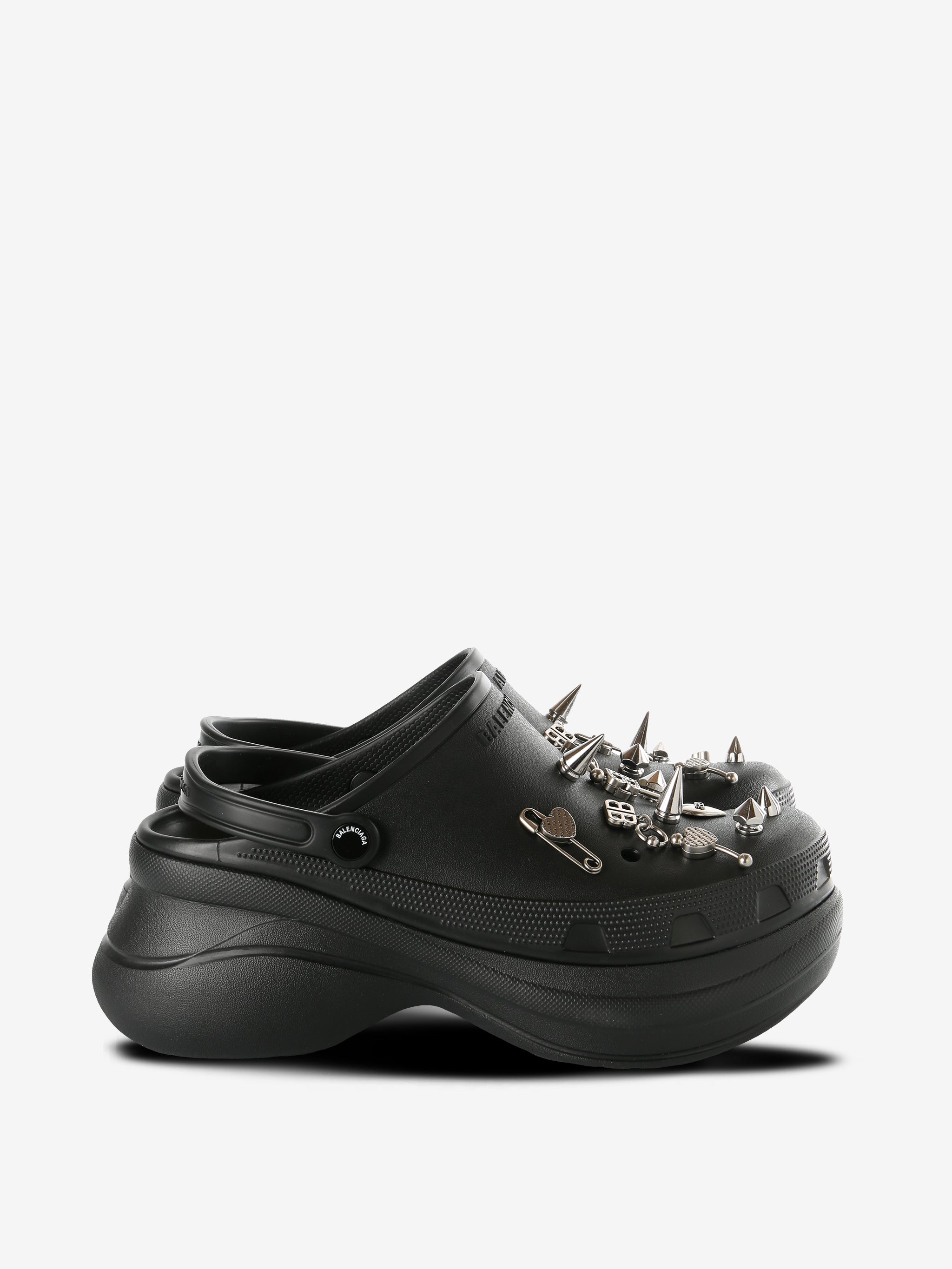 Black shoes,front view