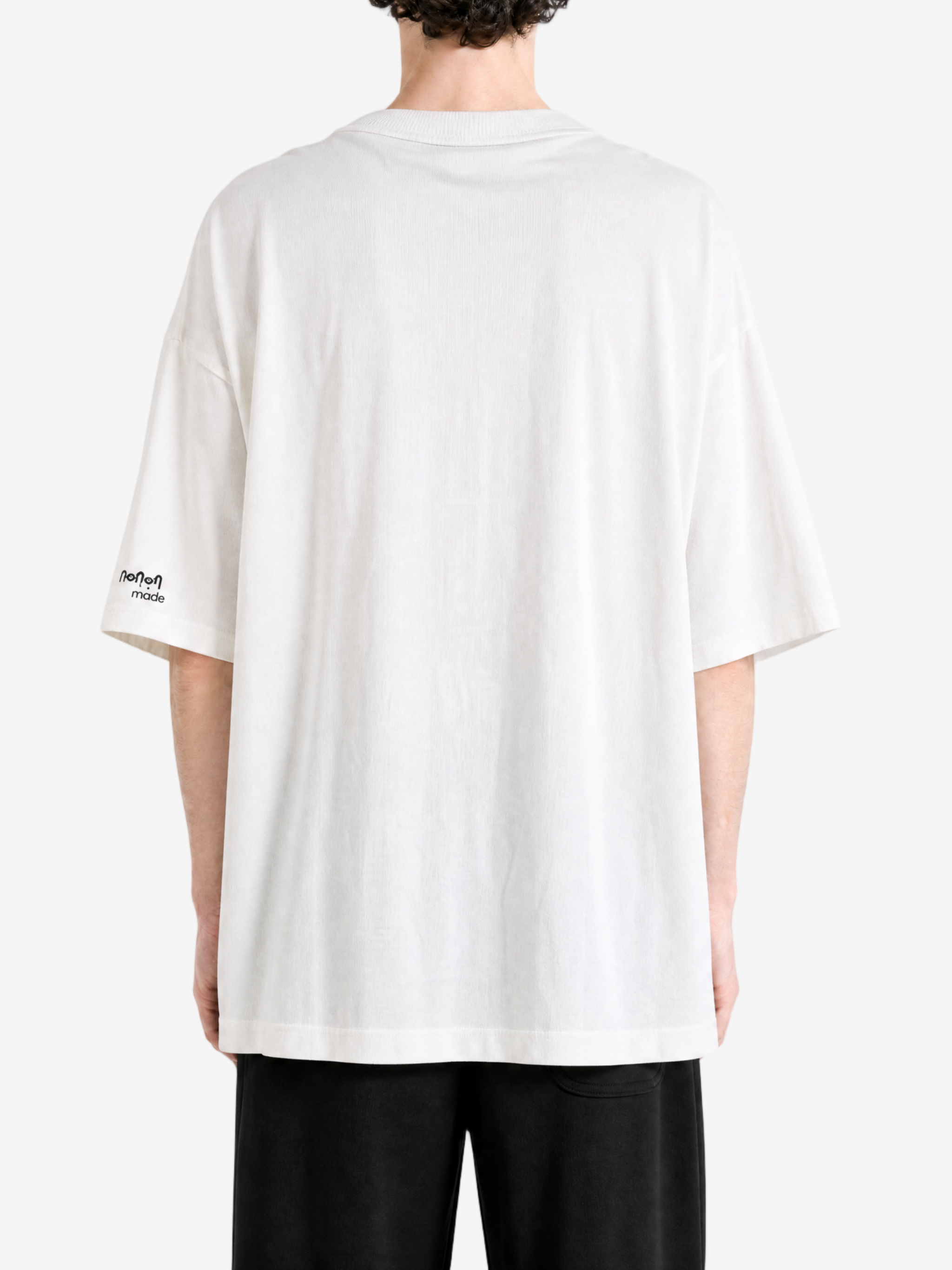 White t-shirt, full body view