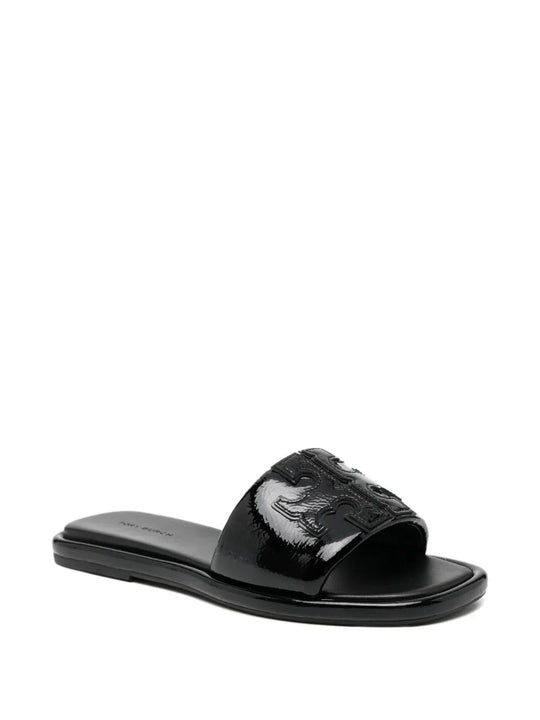 Black shoes, front view