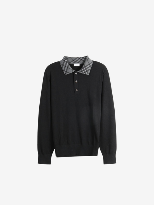 Black shirt, front view
