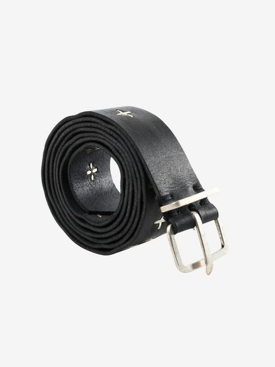 Black accessories, front view