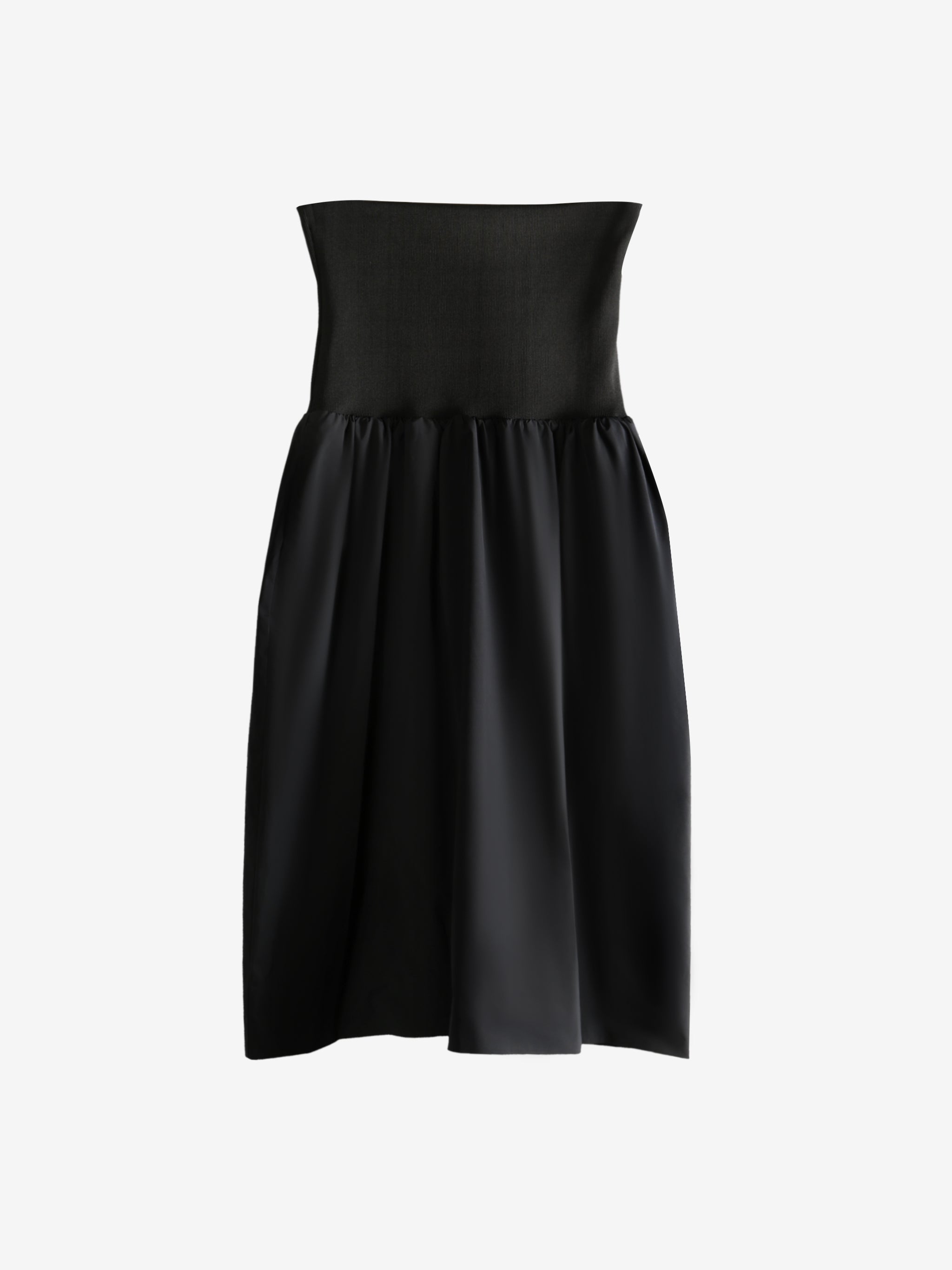 Black skirt,front view