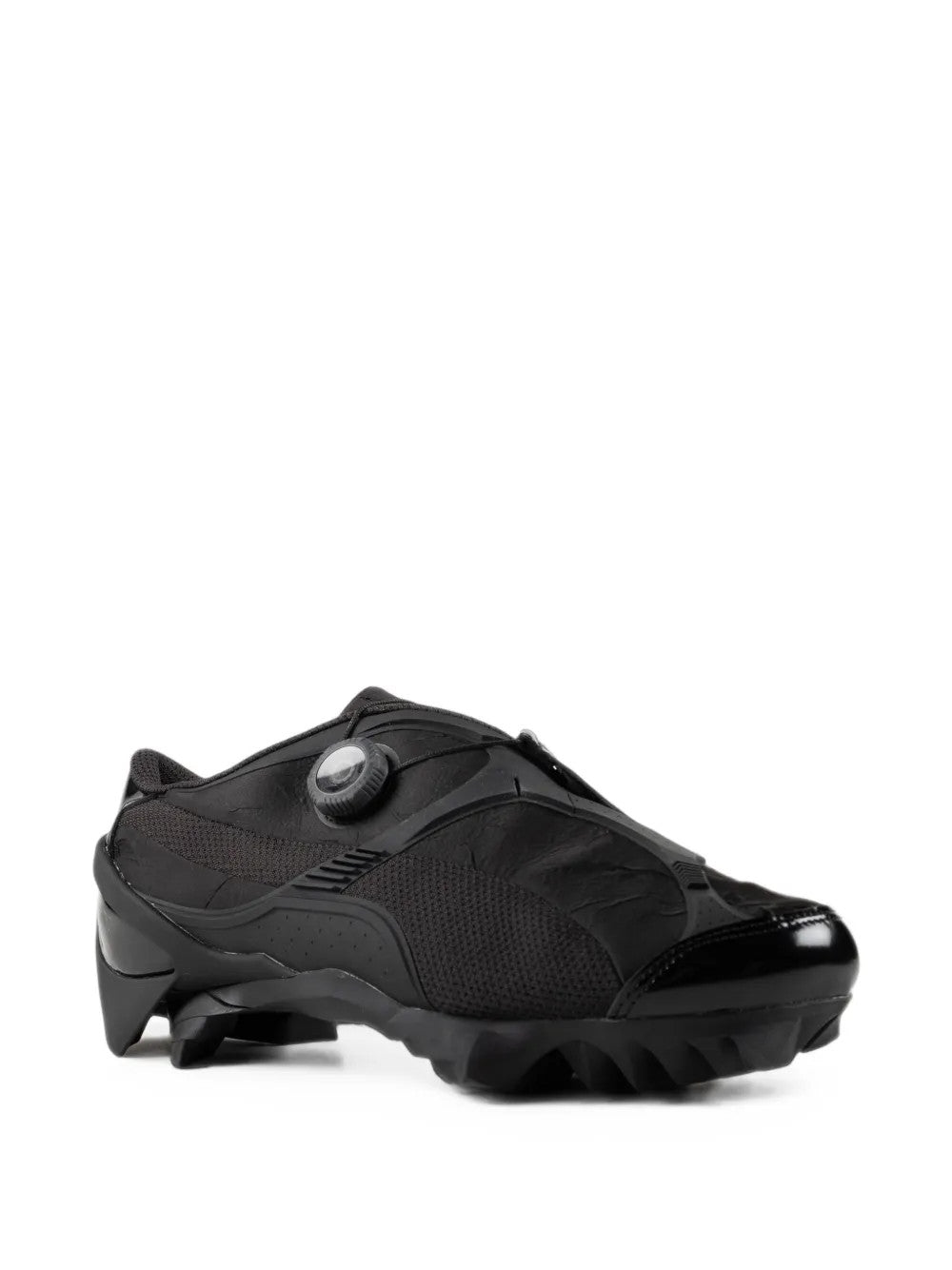Black shoes, front view