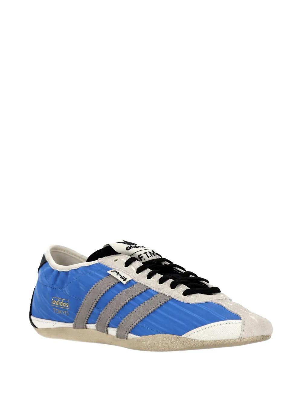 Blue shoes, front view