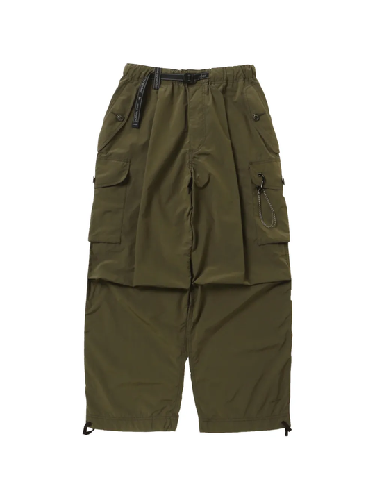 Green pants,front view