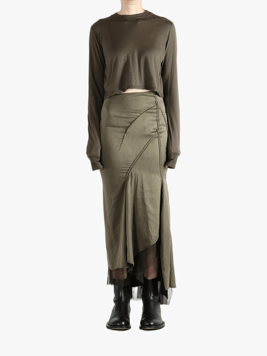 Brown t-shirts, full body view