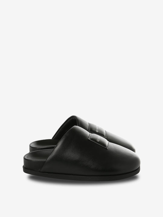 Black shoes,front view