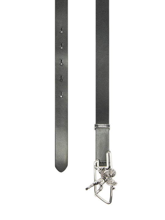 Black accessories, front view