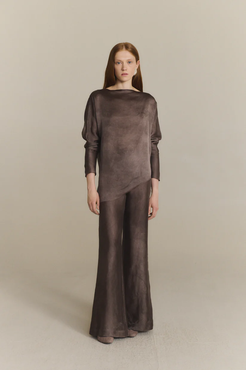 Brown top,full body view