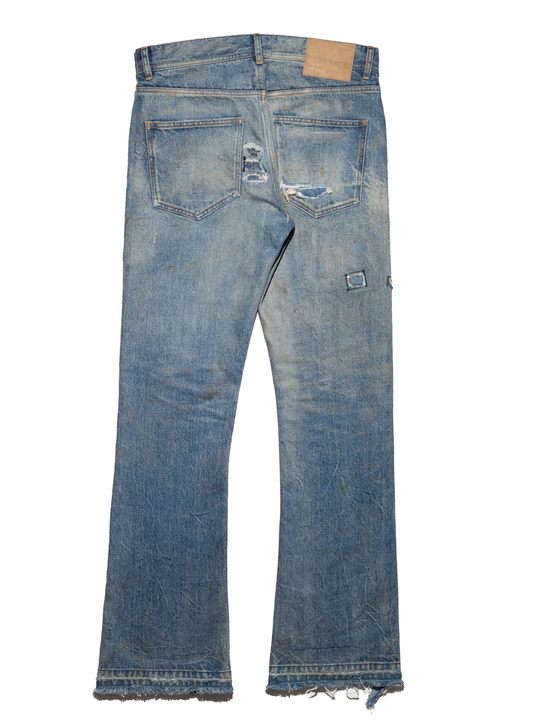 Blue pants,side view