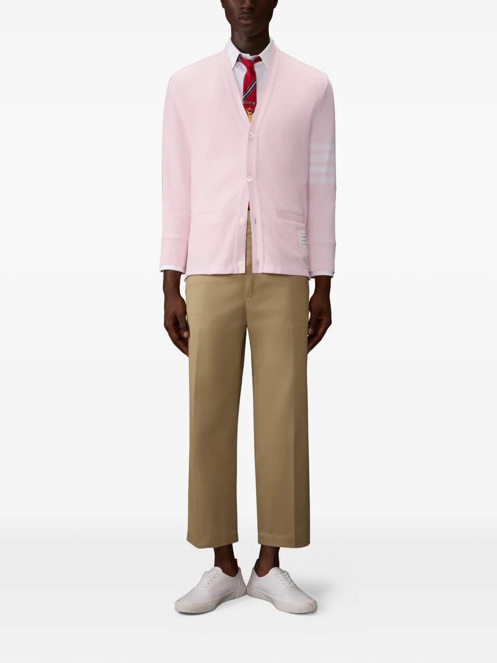 Pink t-shirt, full body view