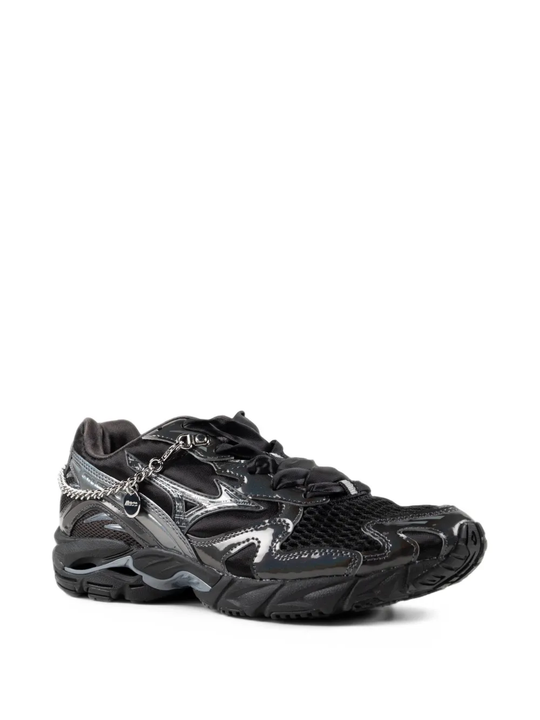 Black shoes, front view
