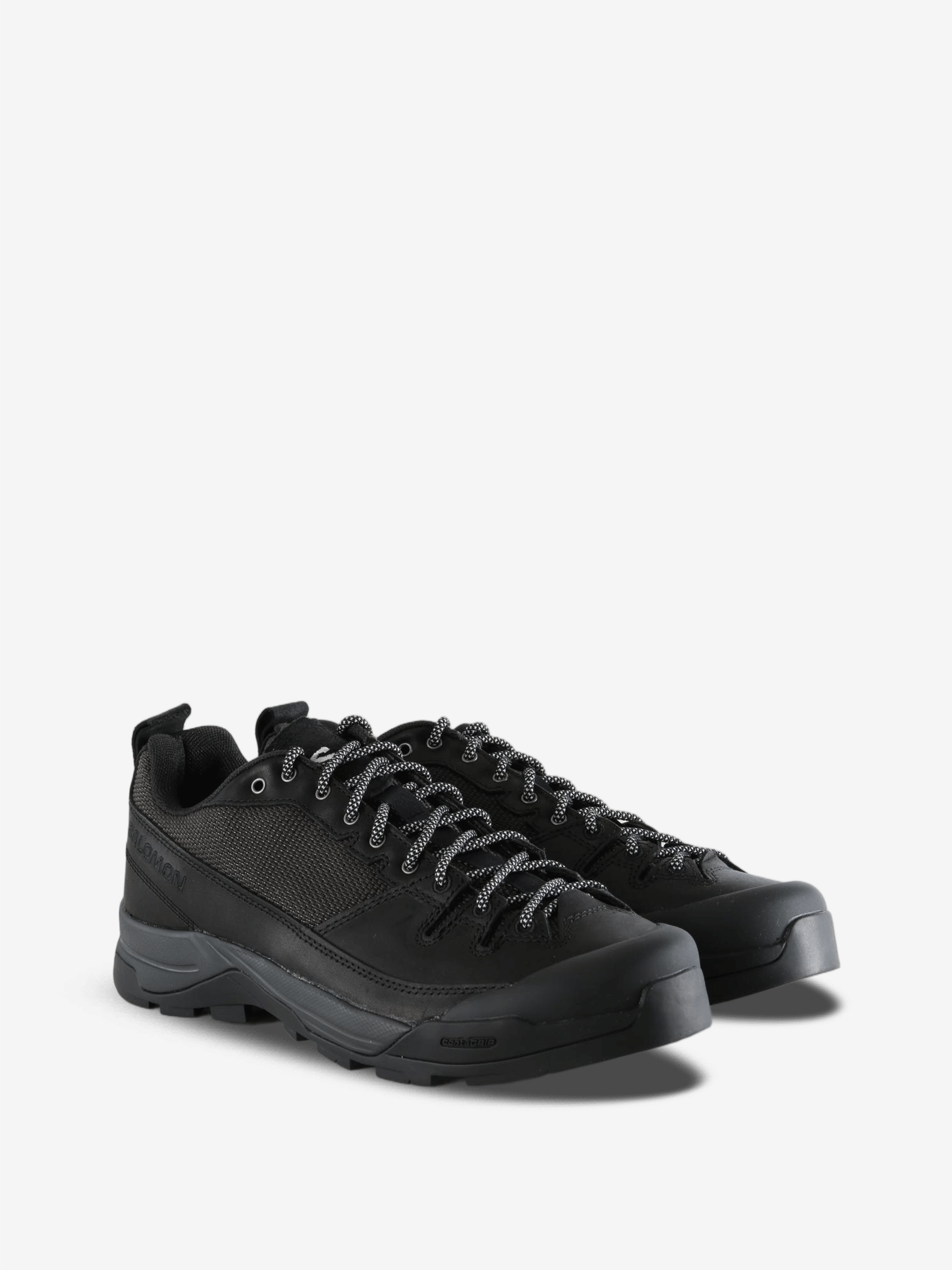 Black shoes, front view