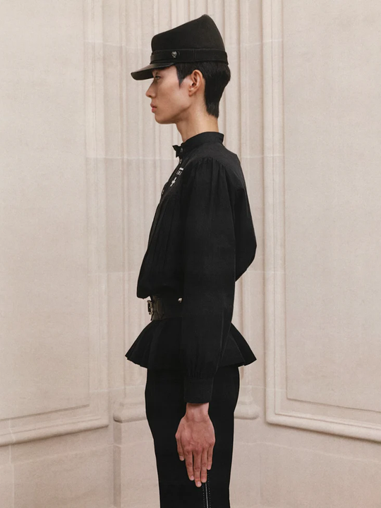 Black shirt, full body view