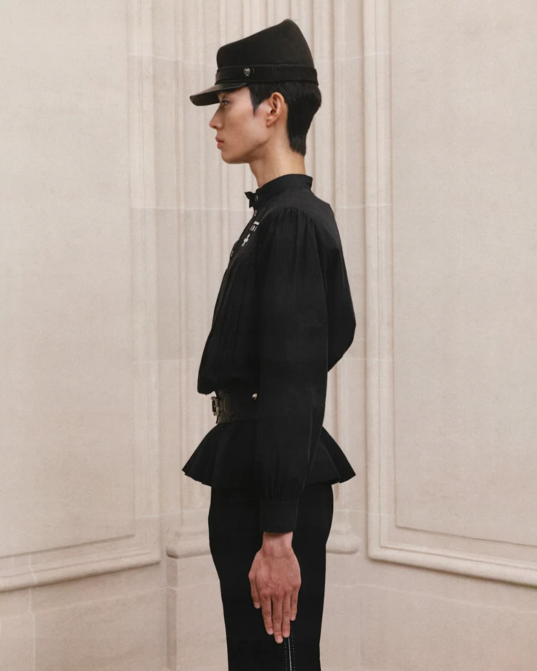 Black shirt, full body view