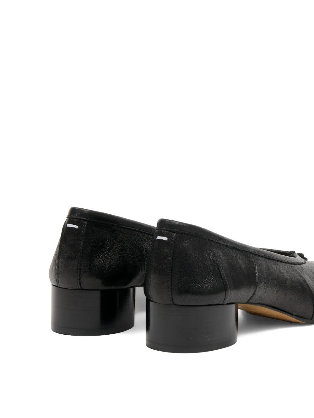 Black shoes, back view