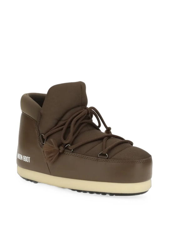 Brown boots, front view