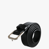 Black accessories, front view