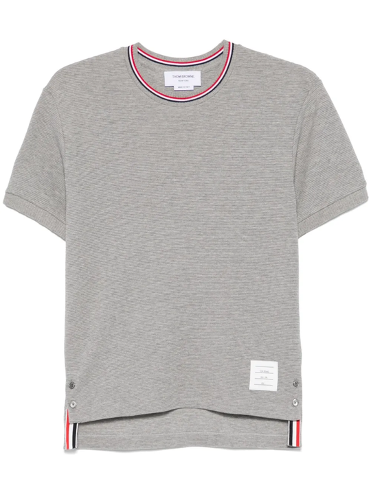 Grey t-shirt, front view