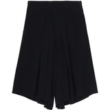  black pants,back view